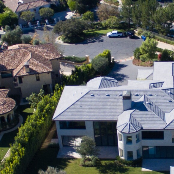 Kim Kardashian et Kanye West ont provisoirement emménagé dans leur villa de Bel-Air