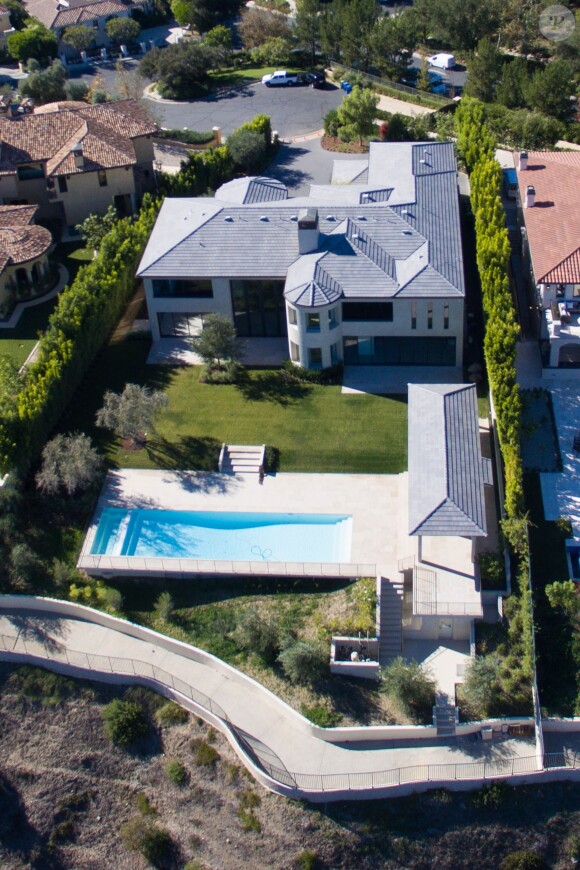 Kim Kardashian et Kanye West ont provisoirement emménagé dans leur villa de Bel-Air