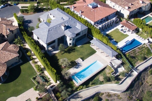 Kim Kardashian et Kanye West ont provisoirement emménagé dans leur villa de Bel-Air