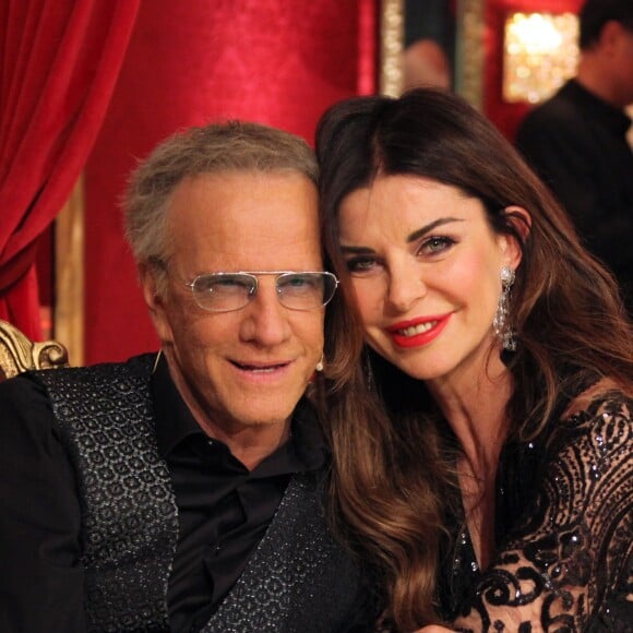 Christopher Lambert avec sa compagne Alba Parietti dans l'émission Danse avec les Stars à Rome, le 9 avril 2016.