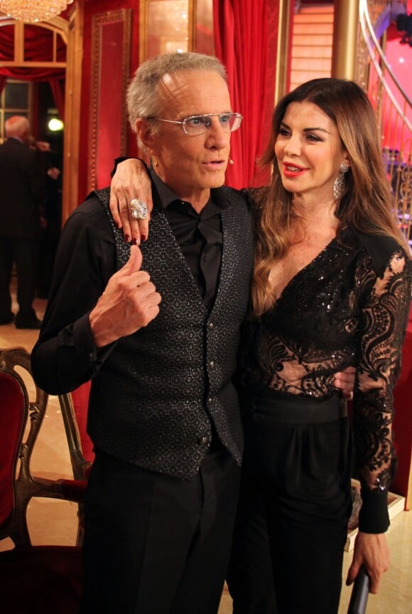Christopher Lambert amoureux avec Alba Parietti dans l'émission Danse avec les Stars à Rome, le 9 avril 2016.