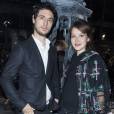 Jérémie Elkaïm et sa compagne Anaïs Demoustier (enceinte) - Front row lors de la présentation de la collection Chanel Métiers d'Art Paris-Rome aux studios Cinecitta à Rome, le 1er décembre 2015.