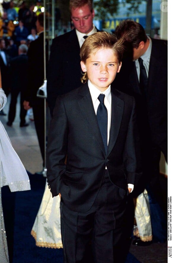 Jake Lloyd lors de la première de Star Wars : La menace fantôme, à Londres le 12 juillet 1999