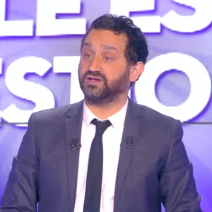 L'animateur Cyril Hanouna donne des nouvelles de Bertrand Chameroy dans l'émission "Touche pas à mon poste" sur D8, le 11 avril 2016. 