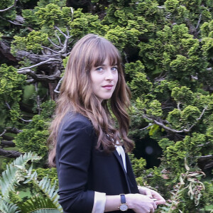 Dakota Johnson et Jamie Dornan sur le tournage du film "Cinquante nuances plus sombres" à Vancouver le 11 avril 2016