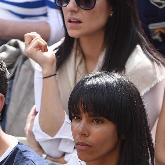 Shy'm a encouragé son compagnon Benoît Paire lors de son match du deuxième tour contre Joao Sousa au Monte-Carlo Rolex Masters le 13 avril 2016, avant de descendre acrobatiquement sur le terrain pour le féliciter après sa victoire.
