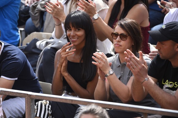 Shy'm a encouragé son compagnon Benoît Paire lors de son match du deuxième tour contre Joao Sousa au Monte-Carlo Rolex Masters le 13 avril 2016, avant de descendre acrobatiquement sur le terrain pour le féliciter après sa victoire.