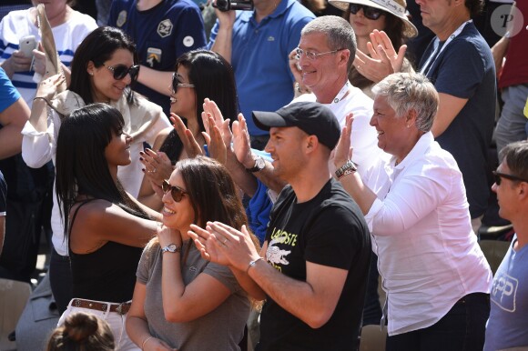 Shy'm a encouragé son compagnon Benoît Paire lors de son match du deuxième tour contre Joao Sousa au Monte-Carlo Rolex Masters le 13 avril 2016, avant de descendre acrobatiquement sur le terrain pour le féliciter après sa victoire.
