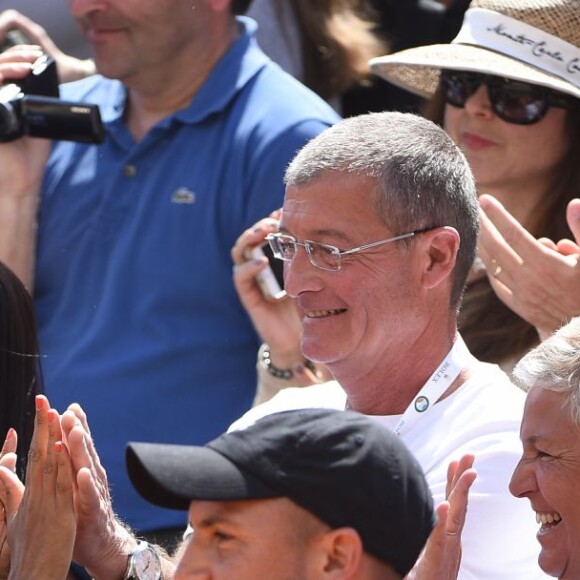 Shy'm a encouragé son compagnon Benoît Paire lors de son match du deuxième tour contre Joao Sousa au Monte-Carlo Rolex Masters le 13 avril 2016, avant de descendre acrobatiquement sur le terrain pour le féliciter après sa victoire.