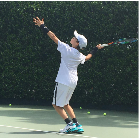 Victoria Beckham a publié une photo de son fils Romeo en train de jouer au tennis sur sa page Instagram, au mois d'avril 2016.