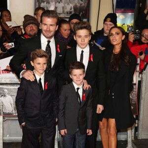 David Beckham, Brooklyn Beckham, Cruz Beckham, Romeo Beckham, Victoria Beckham à la Premiere du film "The Class of 92" un documentaire retracant l'ascension de la "classe 1992" qui a permis a Manchester United de renouer avec son glorieux passé, a Londres, le 1er decembre 2013.