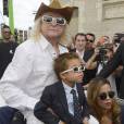 Michel et Danyellah Polnareff avec leur fils Louka à l'inauguration de la place Michel Polnareff à Montluçon le 20 juin 2015