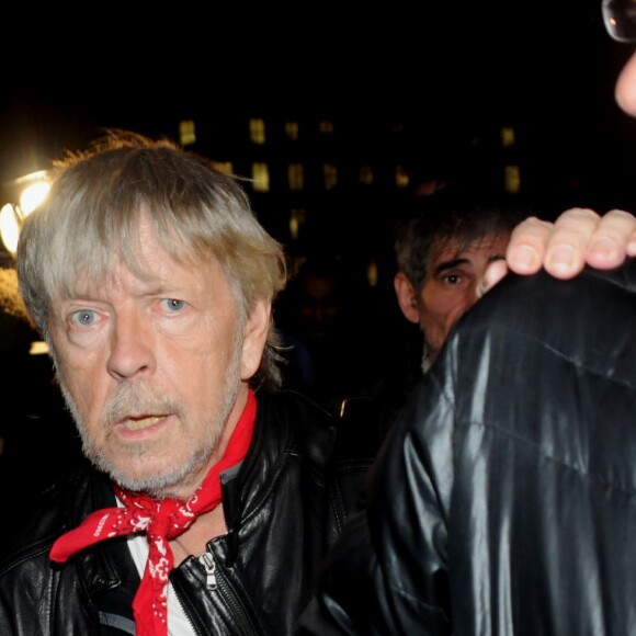 Renaud lors de l'hommage rendu aux victimes des attentats de janvier 2015 organisé place de la République le 7 janvier 2016