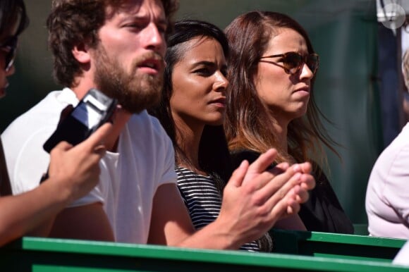 Shy'm a souri puis a souffert, le 14 avril 2016, en voyant son compagnon Benoît Paire se désintégrer lors de son match contre le numéro 2 mondial Andy Murray en huitième de finale du Monte-Carlo Rolex Masters à Roquebrune-Cap-Martin, qu'il a laissé échapper, rattrapé par le stress.