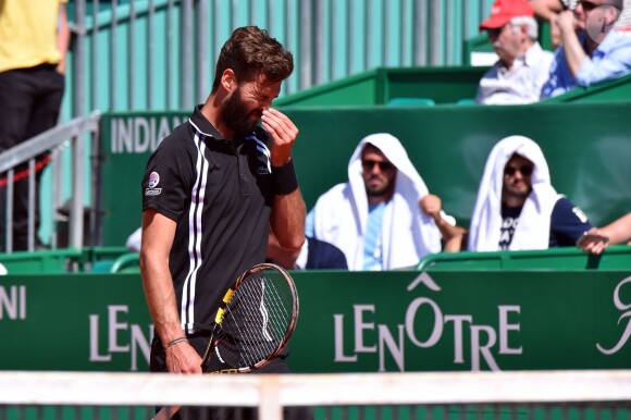 Shy'm a souri puis a souffert, le 14 avril 2016, en voyant son compagnon Benoît Paire se désintégrer lors de son match contre le numéro 2 mondial Andy Murray en huitième de finale du Monte-Carlo Rolex Masters à Roquebrune-Cap-Martin, qu'il a laissé échapper, rattrapé par le stress.