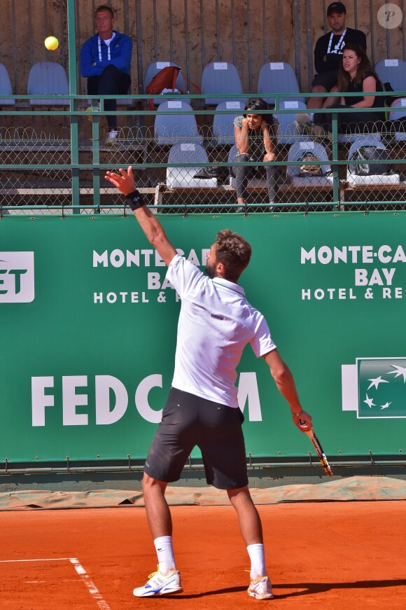 Shy'm a souri puis a souffert, le 14 avril 2016, en voyant son compagnon Benoît Paire se désintégrer lors de son match contre le numéro 2 mondial Andy Murray en huitième de finale du Monte-Carlo Rolex Masters à Roquebrune-Cap-Martin, qu'il a laissé échapper, rattrapé par le stress.