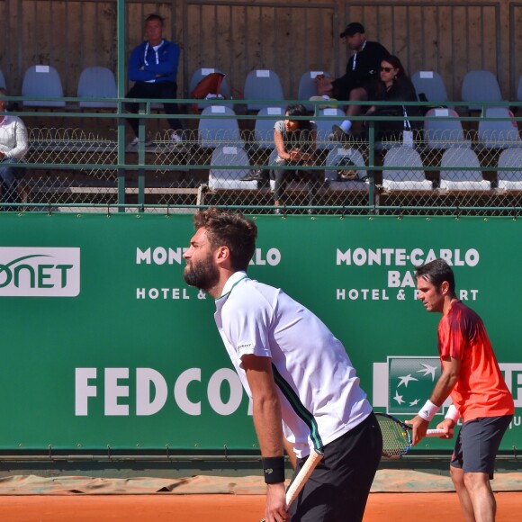 Shy'm a souri puis a souffert, le 14 avril 2016, en voyant son compagnon Benoît Paire se désintégrer lors de son match contre le numéro 2 mondial Andy Murray en huitième de finale du Monte-Carlo Rolex Masters à Roquebrune-Cap-Martin, qu'il a laissé échapper, rattrapé par le stress.