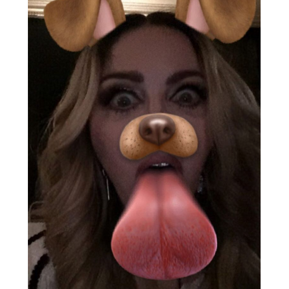 Madonna s'amuse sur Snapchat alors qu'elle a organisé une soirée chez elle pour son fils Rocco et ses amis avec qui elle vient de se réconcilier.