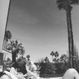 Pauline Ducruet se détend au bord de la piscine en marge du Festival de Coachella, du 15 au 17 avril 2016. Photo Instagram Nicolas Suissa.