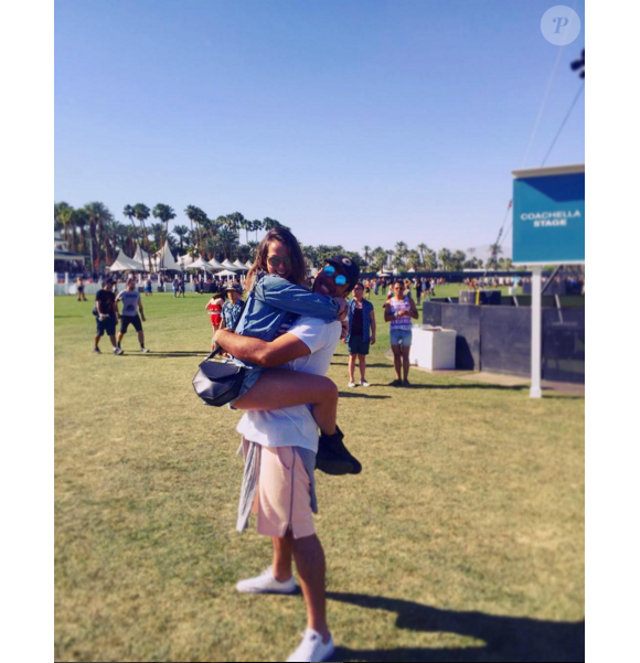 Pauline Ducruet dans les bras de Maxime Giaccardi au Festival de Coachella, du 15 au 17 avril 2016. Photo Instagram Pauline Ducruet.