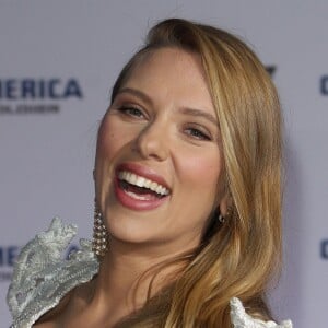 Scarlett Johansson enceinte - Première du film "Captain America" à Hollywood, le 13 mars 2014.