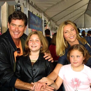 David Hasselhoff, son ex-femme Pamela et leurs deux filles, Hayley et Taylor Ann, à Los Angeles le 4 juin 2001
 