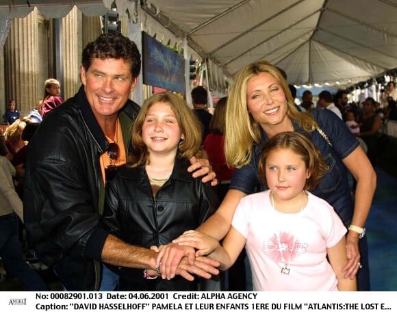 David Hasselhoff, son ex-femme Pamela et leurs deux filles, Hayley et Taylor Ann, à Los Angeles le 4 juin 2001
 