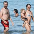  Jason Sudeikis, Olivia Wilde et leur fils Otis sur une plage à Hawaii le 18 décembre 2015 