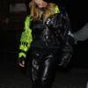 Madonna à sa sortie du restaurant Chiltern Firehouse, où elle a passé la soirée avec son fils Rocco, à Londres le 17 avril 2016
