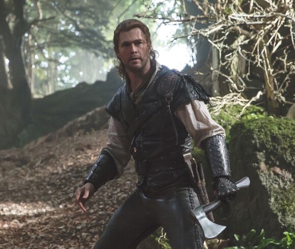 Chris Hemsworth dans Le Chasseur et la Reine des Glaces.