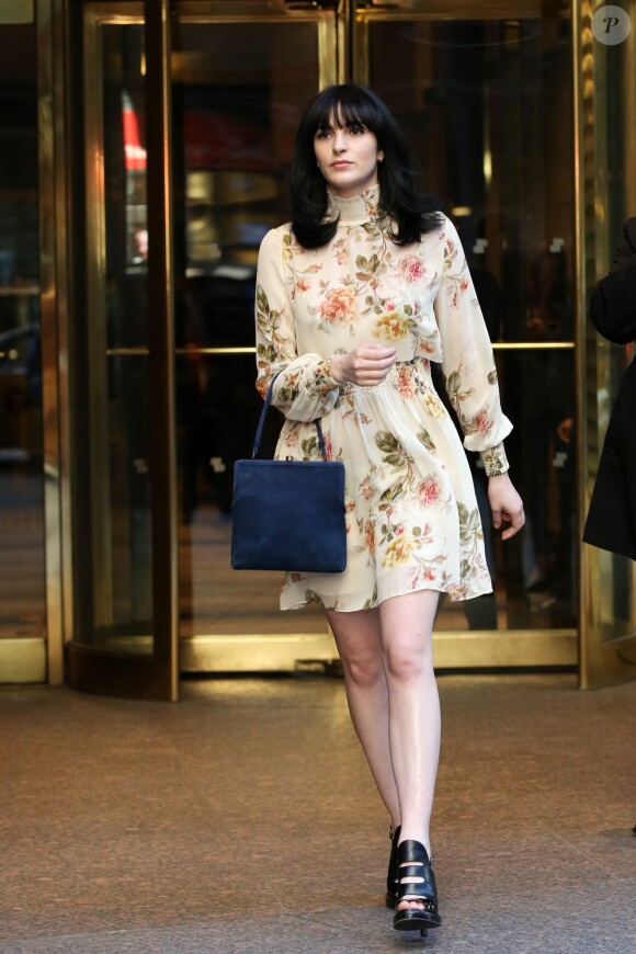 Lindsay Lohan est allée, en Porsche Carrera cabriolet, rendre visite à son fiancé Egor Tarabasov à son hôtel dans le quartier de l'Upper East Side à New York, accompagnée de sa soeur Ali. Le 15 avril 2016