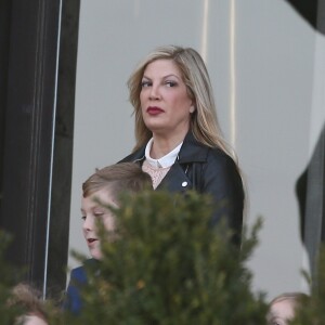 Tori Spelling et ses enfants à Paris le 19 avril 2016