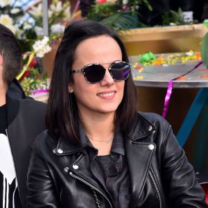 Alizée - La troupe de Danse avec les Stars participe à la 4e bataille de Fleurs dans le cadre du Carnaval 2016 à Nice le 24 février 2016. © Bruno Bebert/Bestimage