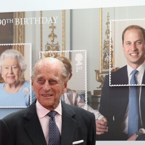 La reine Elizabeth II, accompagnée du prince Philip, fêtait à Windsor le 500e anniversaire du service postal royal (Royal Mail) le 20 avril 2016 © David Mirzoeff / Zuma Press / Bestimage