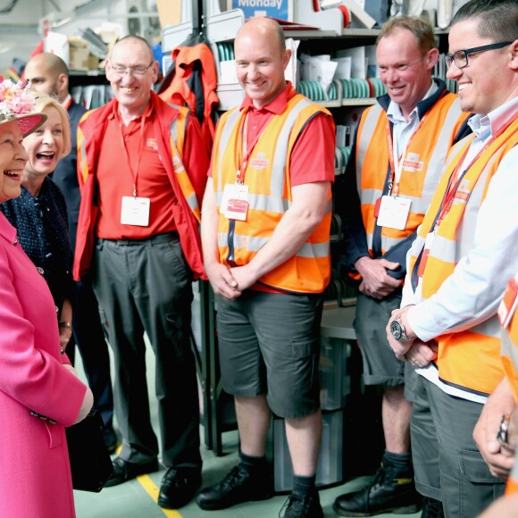 La reine Elizabeth II, accompagnée du prince Philip, fêtait à Windsor le 500e anniversaire du service postal royal (Royal Mail) le 20 avril 2016 © David Mirzoeff / Zuma Press / Bestimage