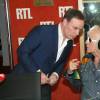 Fabien Lecoeuvre - Michel Polnareff dans les studios de l'émission RTL Soir avec Marc-Olivier Fogiel dans les studios de la radio RTL à Paris, le 19 avril 2016.