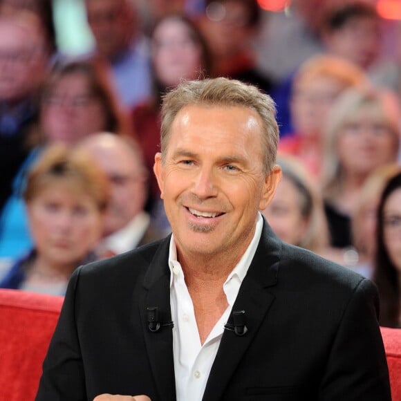 Exclusif - Kevin Costner lors de l'enregistrement de l'émission de Michel Drucker "Vivement Dimanche Prochain" à Paris le 7 avril 2016, le 24 avril 2016. Invité principal Christophe Dechavanne. © Guillaume Gaffiot/Bestimage