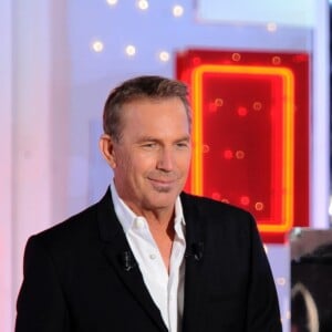 Exclusif - Kevin Costner lors de l'enregistrement de l'émission de Michel Drucker "Vivement Dimanche Prochain" à Paris le 7 avril 2016, le 24 avril 2016. Invité principal Christophe Dechavanne. © Guillaume Gaffiot/Bestimage