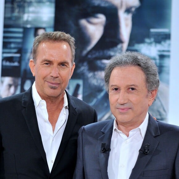 Exclusif - Kevin Costner lors de l'enregistrement de l'émission de Michel Drucker "Vivement Dimanche Prochain" à Paris le 7 avril 2016, le 24 avril 2016. Invité principal Christophe Dechavanne. © Guillaume Gaffiot/Bestimage