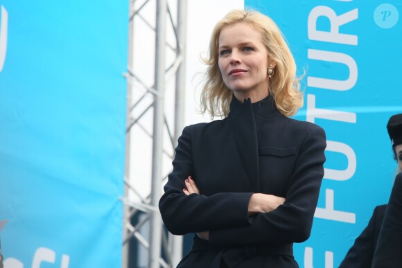 Eva Herzigova, lors de la course Formule E (première édition de L'ePrix de Paris) aux Invalides à Paris, le 23 avril 2016.