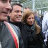 Manuel Valls et sa femme Anne Gravoin, lors de la course Formule E (première édition de L'ePrix de Paris) aux Invalides à Paris, le 23 avril 2016.