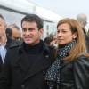 Manuel Valls et sa femme Anne Gravoin, lors de la course Formule E (première édition de L'ePrix de Paris) aux Invalides à Paris, le 23 avril 2016.