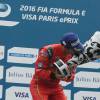 Lucas di Grassi, lors de la course Formule E (première édition de L'ePrix de Paris) aux Invalides à Paris, le 23 avril 2016.