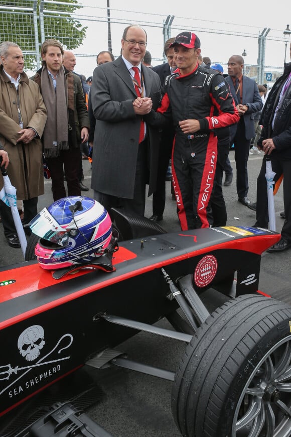 Le prince Albert II de Monaco et Stéphane Sarrazin, lors de la course Formule E (première édition de L'ePrix de Paris) aux Invalides à Paris, le 23 avril 2016.