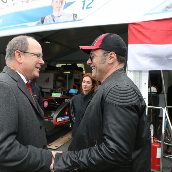 Le prince Albert II de Monaco et Stéphane Sarrazin, lors de la course Formule E (première édition de L'ePrix de Paris) aux Invalides à Paris, le 23 avril 2016.