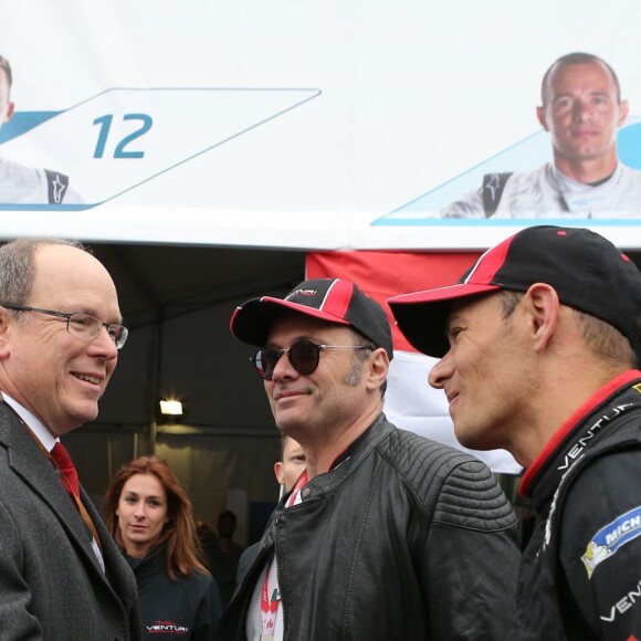 Le prince Albert II de Monaco et Stéphane Sarrazin, lors de la course Formule E (première édition de L'ePrix de Paris) aux Invalides à Paris, le 23 avril 2016.