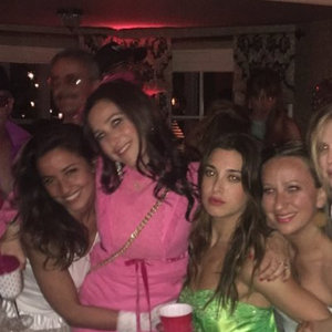 Erin Foster et Jennifer Mayer à la soirée d'anniversaire de Kate Hudson. Photo publiée sur Instagram, le 24 avril 2016