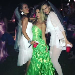 Sara Foster et ses copines Jennifer Meyer et Jamie Schneider lors de la soirée d'anniversaire de Kate Hudson. Photo publiée sur Instagram, le 24 avril 2016