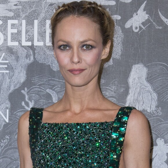 Vanessa Paradis - Photocall lors du vernissage de l'exposition Chanel "Mademoiselle Privé" à la Galerie Saatchi à Londres, le 12 octobre 2015.