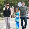 Jennifer Garner et Ben Affleck avec leurs enfants Violet, Seraphina et Samuel à la sortie de l'église à Pacific Palisades le 24 avril 2016